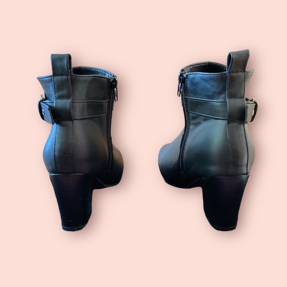 5/25$ ✨ Ankle Boots - Picture 3 of 4